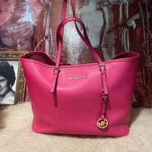 Michael Kors XXL pink leather bag